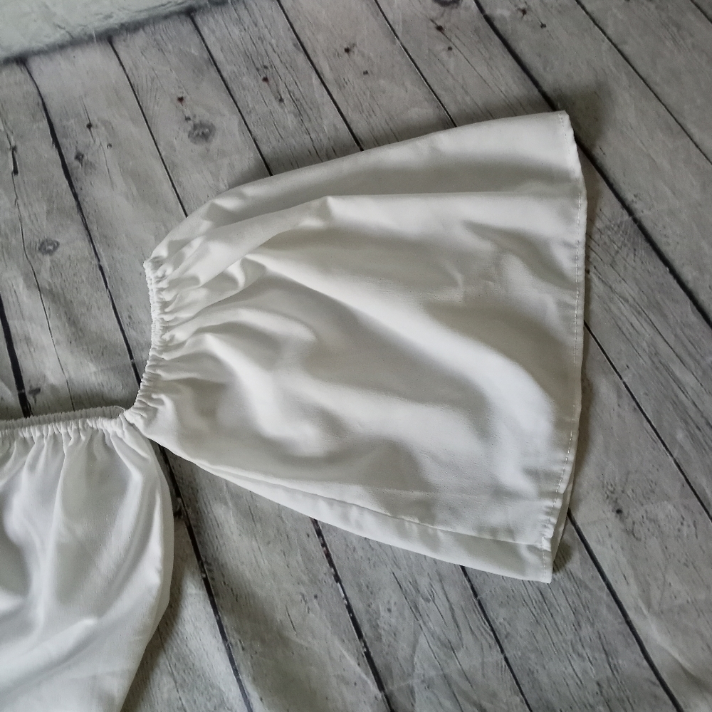 EUC White Bandeau bell sleeve top - Small - Picture 6 of 7